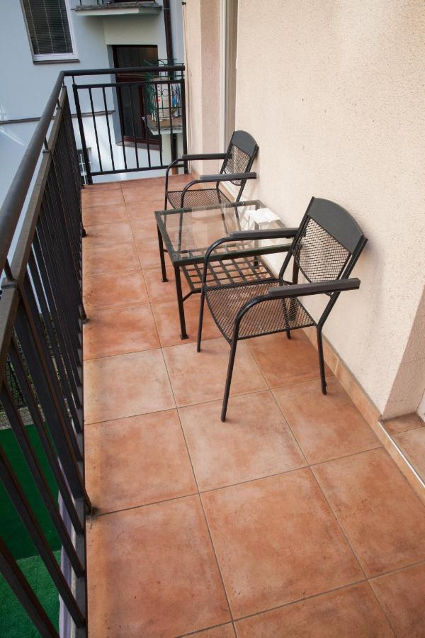 2b Pechackova Family With Balcony By The River Appartement *