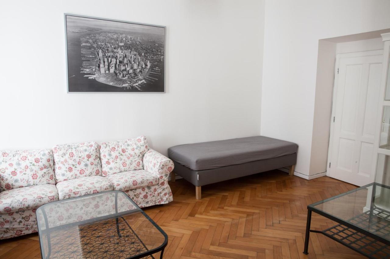 2b Pechackova Family With Balcony By The River Appartement *